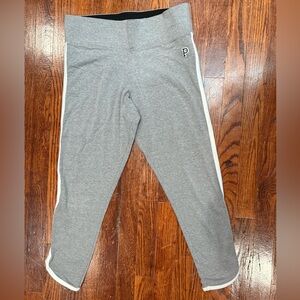 Victoria's Secret Gray and White Cropped Leggings